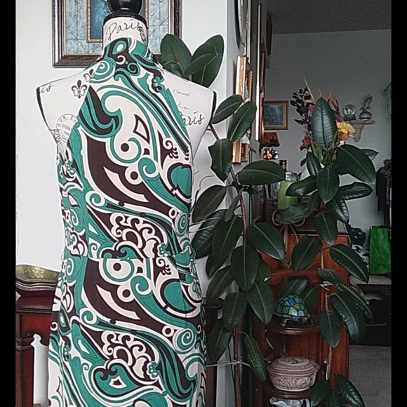 Dress - Picture 2 of 2